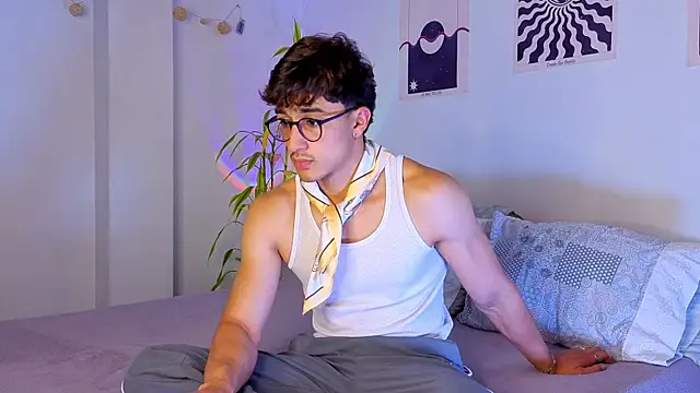 LatinReall online show from 09/12/25, 11:15