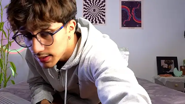 LatinReall online show from 10/12/25, 10:09