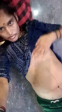 Snapshot of Guriya0076 chatting on 09/18/25, 11:01 Guriya0076 online show from 09/18/25, 11:01