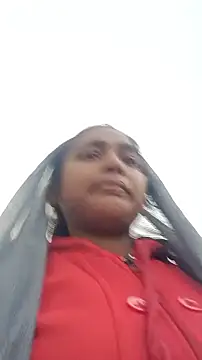 Snapshot of Guriya0076 chatting on 12/14/25, 01:33 Guriya0076 online show from 12/14/25, 01:33