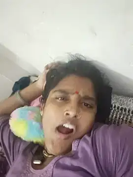 Snapshot of Guriya0076 chatting on 07/11/26, 04:32 Guriya0076 online show from 07/11/26, 04:32