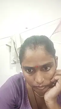 Snapshot of Guriya0076 chatting on 07/19/26, 12:42 Guriya0076 online show from 07/19/26, 12:42