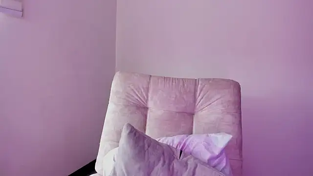 Snapshot of Arianna_Jannes chatting on 10/19/25, 05:24 Arianna Jannes online show from 10/19/25, 05:24