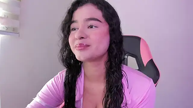 Snapshot of Arianna_Jannes chatting on 02/10/26, 04:00 Arianna Jannes online show from 02/10/26, 04:00