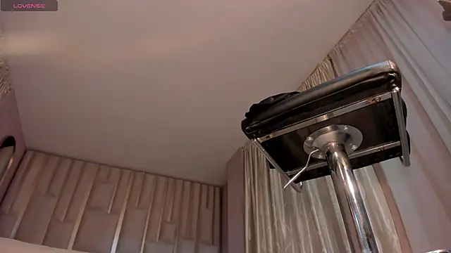 EsmeraldaGrace1 online show from 12/03/25, 03:25