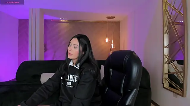 AmbarJames  online show from 09/11/25, 11:54