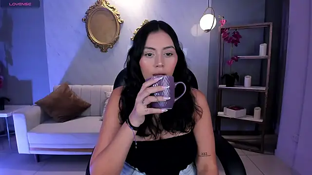 AmbarJames  online show from 09/15/25, 11:54