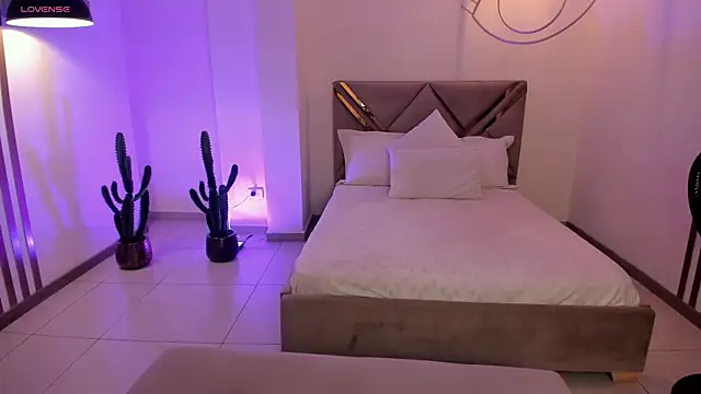 AmbarJames  online show from 01/08/26, 12:18