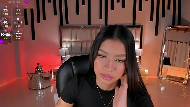 Snapshot of SophieHouston_ chatting on 04/10/26, 03:23 SophieHouston online show from 04/10/26, 03:23