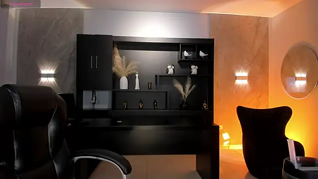 Snapshot of SophieHouston_ chatting on 04/11/26, 03:55 SophieHouston online show from 04/11/26, 03:55