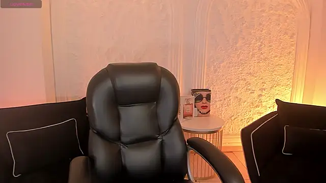 Snapshot of SophieHouston_ chatting on 07/15/26, 03:12 SophieHouston online show from 07/15/26, 03:12
