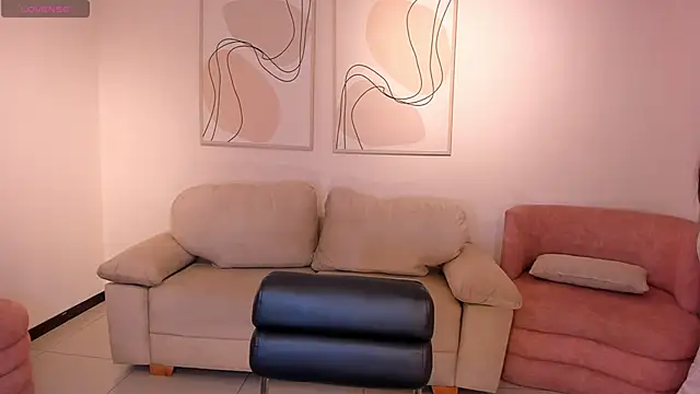 Snapshot of MilaLawrence chatting on 06/02/26, 12:07 MilaLawrence online show from 06/02/26, 12:07