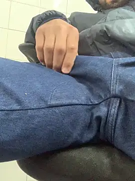 Snapshot of jatesao chatting on 10/18/25, 02:51 jatesao online show from 10/18/25, 02:51