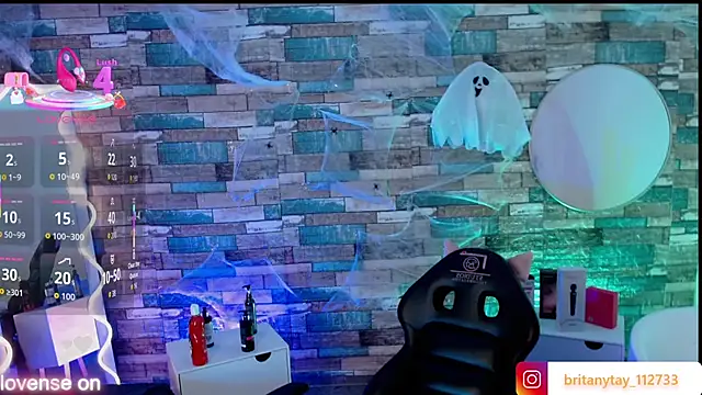 boyfox tay online show from 10/18/25, 04:59