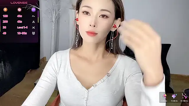 Snapshot of xiaoyue8888 chatting on 12/21/25, 03:24 xiaoyue8888 online show from 12/21/25, 03:24