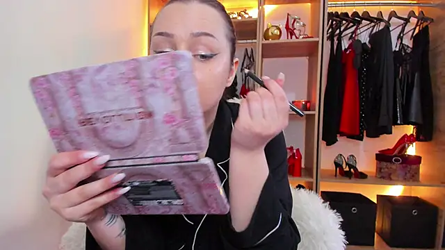 XynthiaHS online show from 11/15/25, 08:44