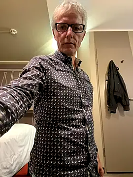 SexyLeon8 online show from 09/17/25, 04:41