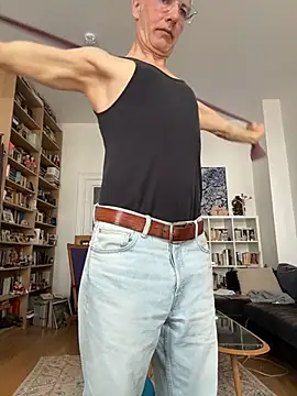 SexyLeon8 online show from 05/13/26, 06:33