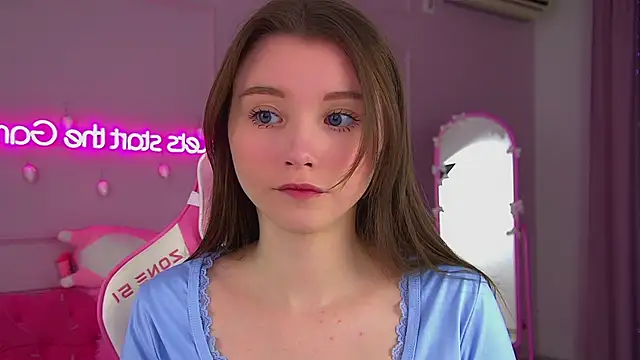 KeiraAsti online show from 12/02/25, 06:14