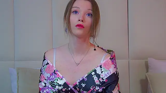 Snapshot of KeiraAsti chatting on 03/15/26, 06:19 KeiraAsti online show from 03/15/26, 06:19