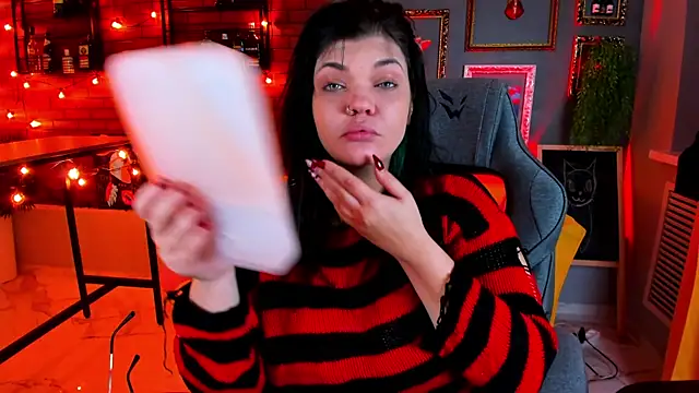 MaryHarrys online show from 10/11/25, 08:51