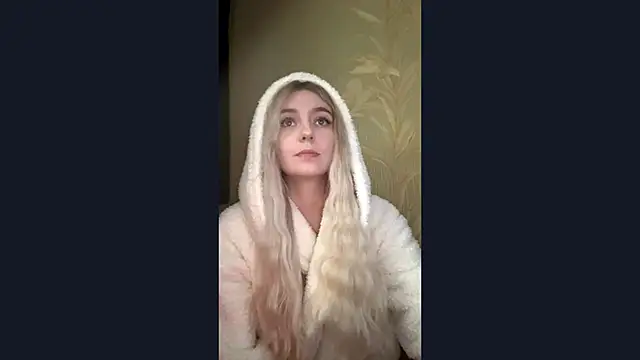 Snapshot of sindi_love_u chatting on 10/19/25, 09:32 sindi love u online show from 10/19/25, 09:32