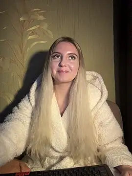 Snapshot of sindi_love_u chatting on 10/25/25, 02:13 sindi love u online show from 10/25/25, 02:13