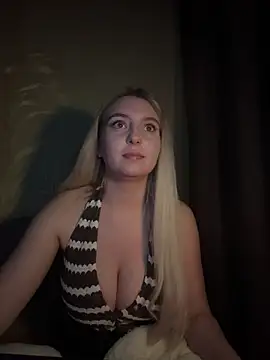 Snapshot of sindi_love_u chatting on 10/26/25, 10:32 sindi love u online show from 10/26/25, 10:32