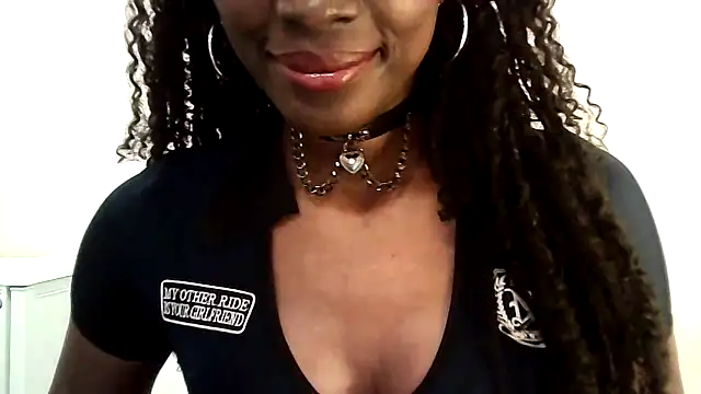 Chatdoll2 online show from 10/18/25, 06:19