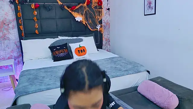 Becca Grims online show from 10/29/25, 03:31