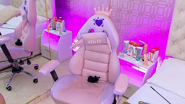 Becca Grims online show from 11/13/25, 03:27