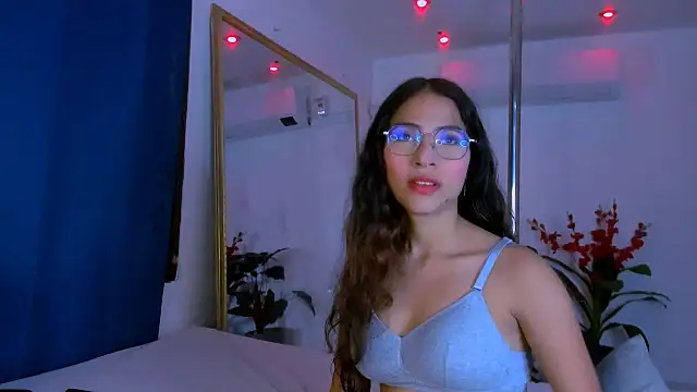 Akira Hime online show from 12/15/25, 04:39