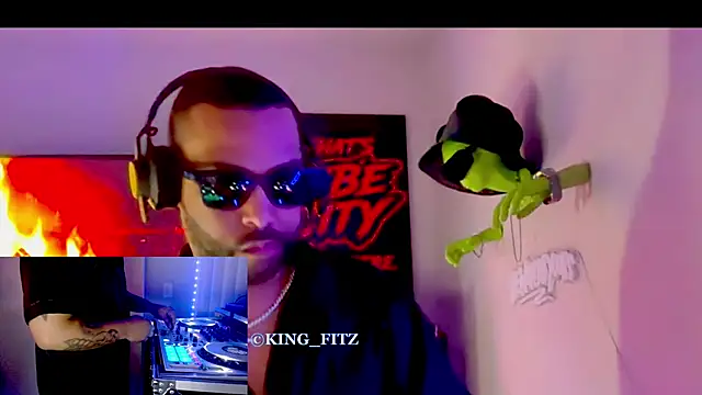 Snapshot of KING_FITZ chatting on 04/19/26, 02:55 KING FITZ online show from 04/19/26, 02:55