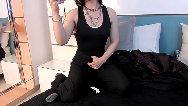 Snapshot of Ashkoreh chatting on 11/13/25, 11:03 Ashkoreh online show from 11/13/25, 11:03