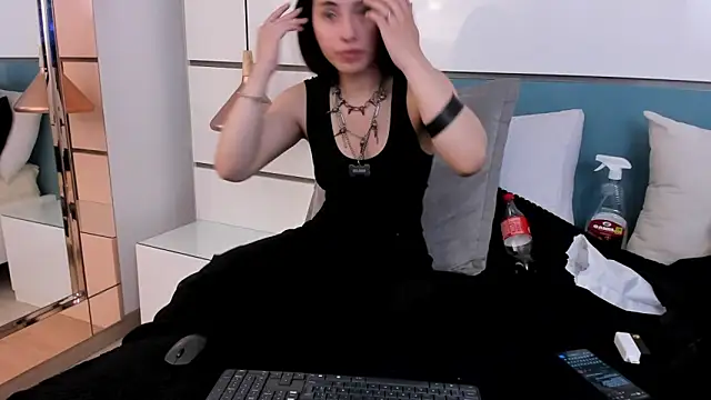 Snapshot of Ashkoreh chatting on 11/26/25, 05:58 Ashkoreh online show from 11/26/25, 05:58