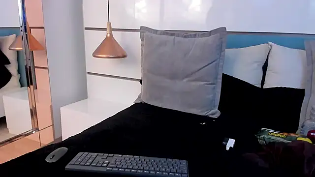 Snapshot of Ashkoreh chatting on 12/13/25, 08:04 Ashkoreh online show from 12/13/25, 08:04