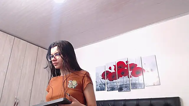 Snapshot of pinky_f00x chatting on 11/08/25, 07:34 pinky f00x online show from 11/08/25, 07:34