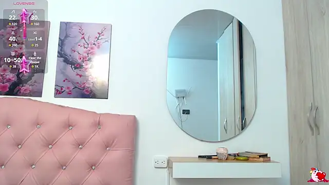 Snapshot of pinky_f00x chatting on 12/14/25, 09:30 pinky f00x online show from 12/14/25, 09:30