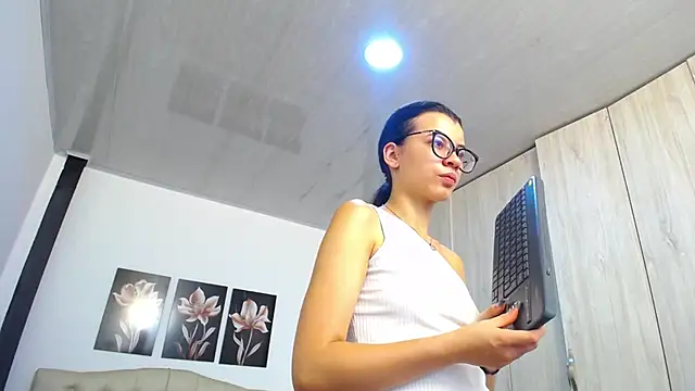 pinky f00x online show from 03/03/26, 07:20