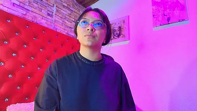 Victoria Thompson1 online show from 09/14/25, 01:32