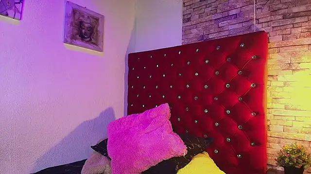 Victoria Thompson1 online show from 10/14/25, 09:04