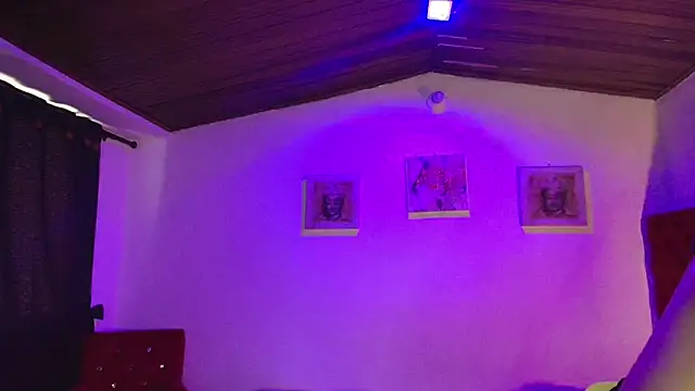 Victoria Thompson1 online show from 10/21/25, 08:31