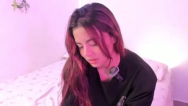 Snapshot of valy_shyness chatting on 11/18/25, 02:17 valy shyness online show from 11/18/25, 02:17