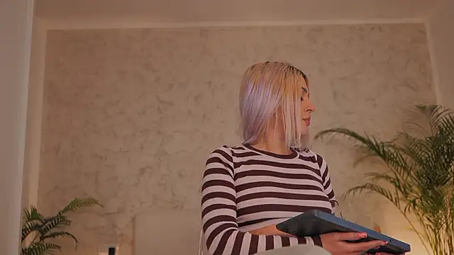 daisyblushh online show from 02/25/26, 04:05