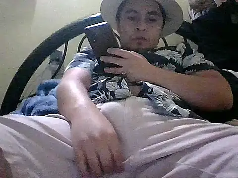 Snapshot of jorgexsuil2hh chatting on 05/13/26, 06:33 jorgexsuil2hh online show from 05/13/26, 06:33
