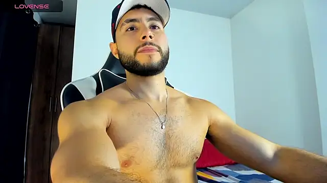 Snapshot of bryan_mugn chatting on 09/27/25, 03:00 bryan mugn online show from 09/27/25, 03:00