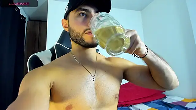 Snapshot of bryan_mugn chatting on 10/11/25, 03:28 bryan mugn online show from 10/11/25, 03:28