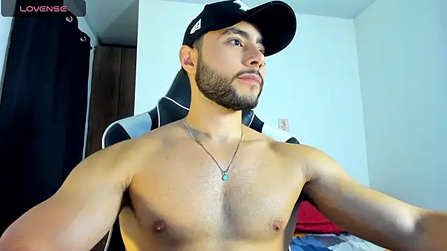 Snapshot of bryan_mugn chatting on 10/12/25, 04:00 bryan mugn online show from 10/12/25, 04:00