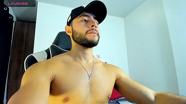 Snapshot of bryan_mugn chatting on 10/14/25, 12:44 bryan mugn online show from 10/14/25, 12:44