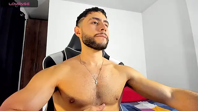 Snapshot of bryan_mugn chatting on 11/13/25, 04:44 bryan mugn online show from 11/13/25, 04:44